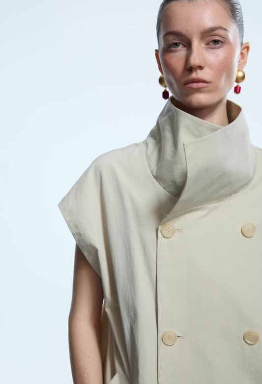 Moon Sand – Relaxed Sleeveless Summer Jacket